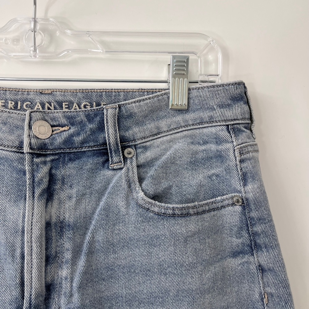 💙 American Eagle Mom Straight Jean - 10 Short